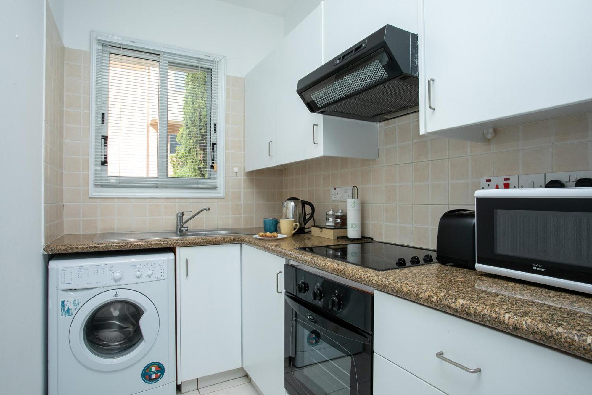 Casa Del Sol Townhouse In Iris Village Paphos Exterior photo