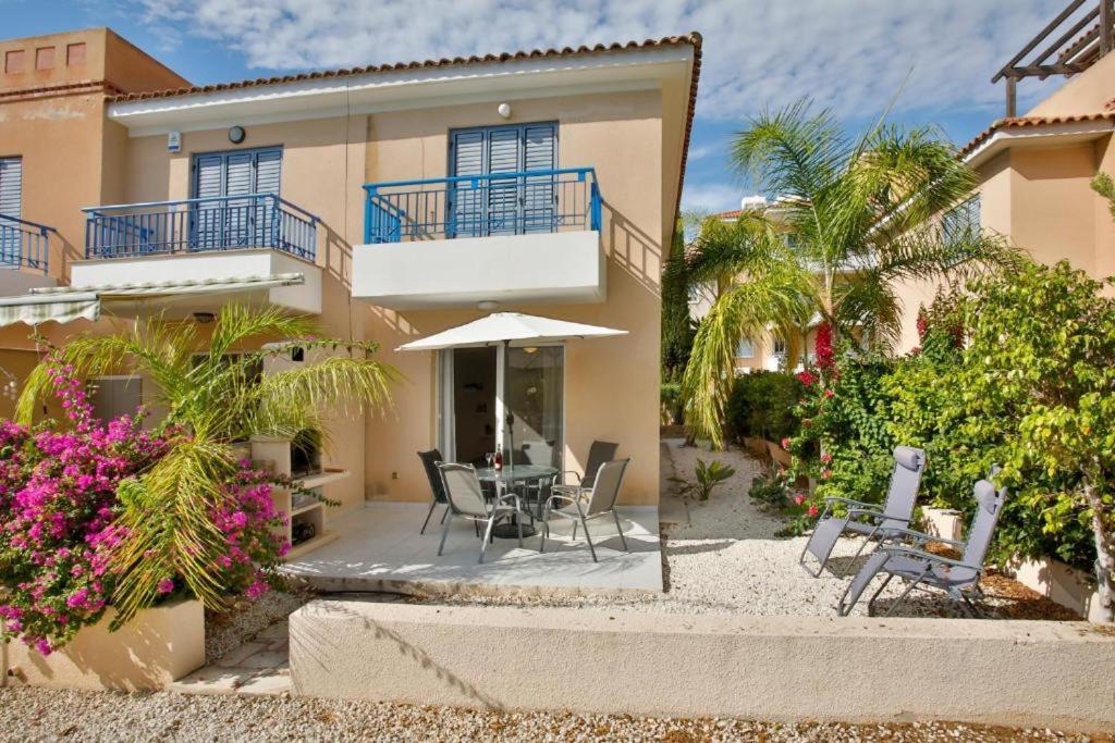 Casa Del Sol Townhouse In Iris Village Paphos Exterior photo