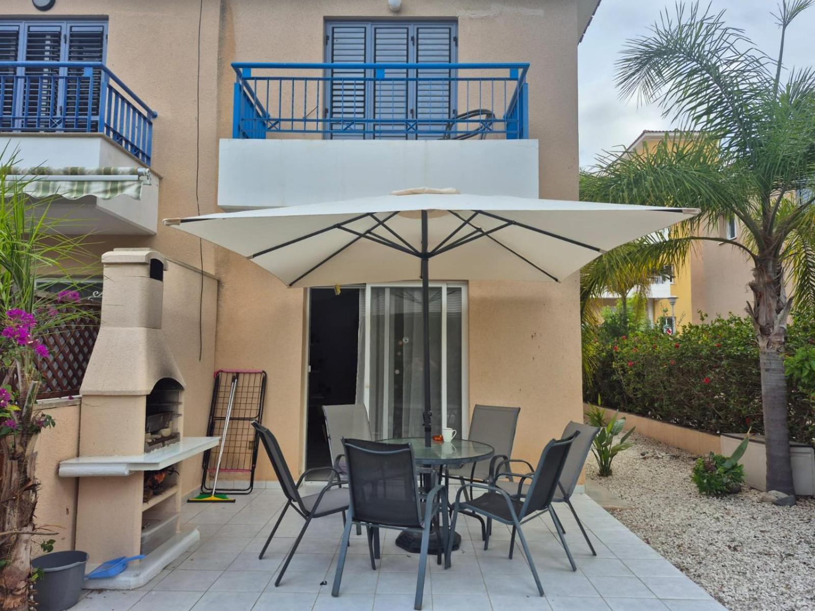 Casa Del Sol Townhouse In Iris Village Paphos Exterior photo
